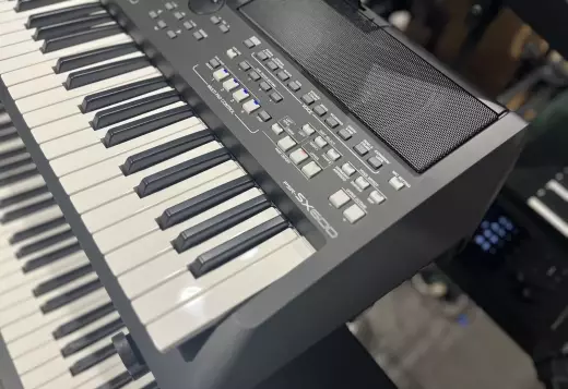 Yamaha - PSRSX600 2